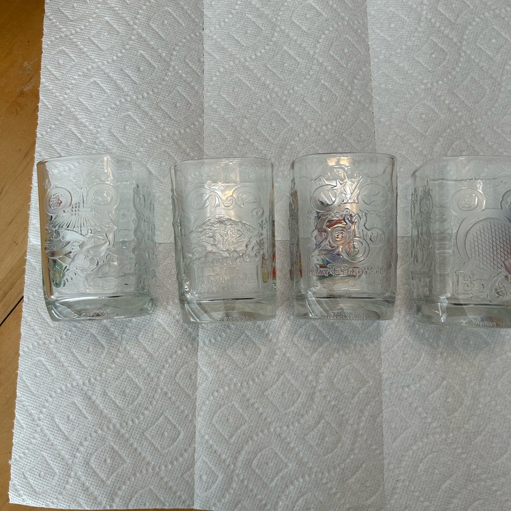 Mickey Mouse Commemorative 2000 celebration set of 4 different glasses - Picture 2 of 9
